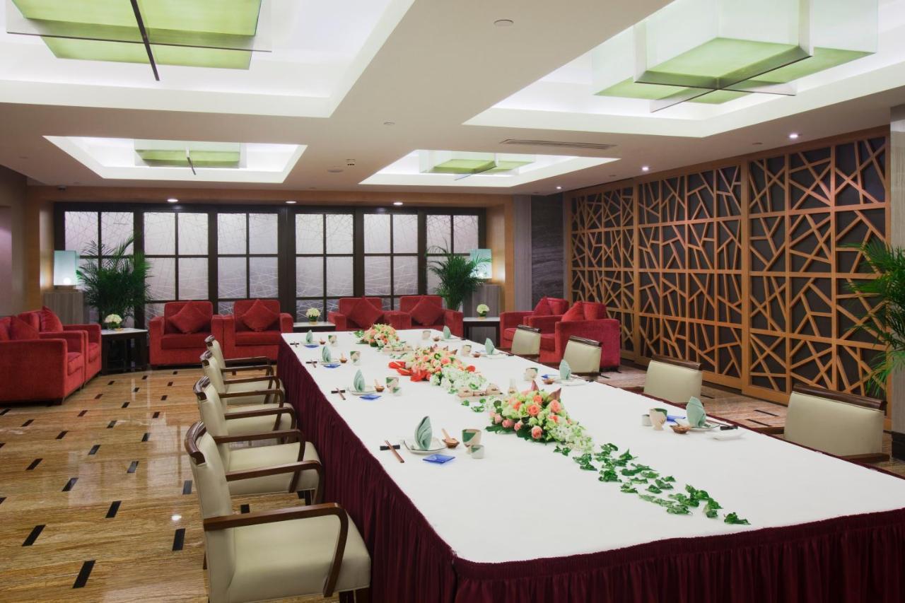 Holiday Inn Hangzhou City Center Экстерьер фото